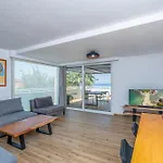 Naias Apartahotel 3*