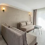 Naias Apartahotel Chaniotis