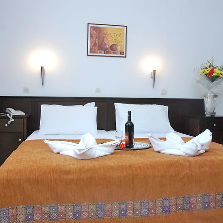 アパートホテル Naias