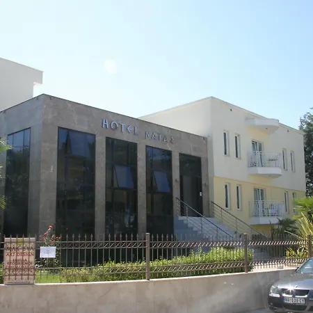 アパートホテル Naias 3*