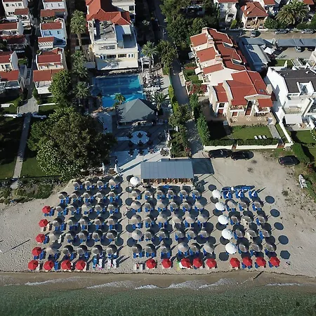 Naias アパートホテル