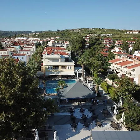 アパートホテル Naias 3*