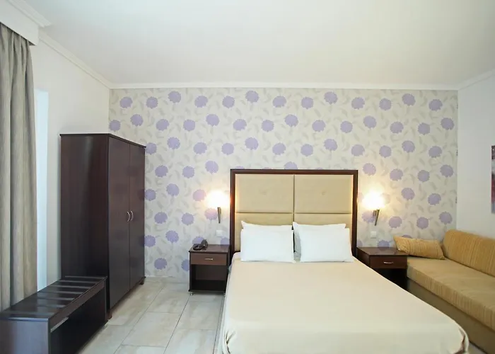 Naias Aparthotel Hanioti