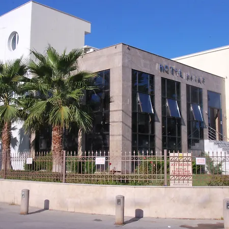 Hotel apartamentowy Naias 3*