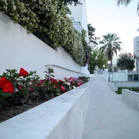 Apart-hotel Naias 3*