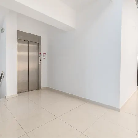 Naias Aparthotel Hanioti