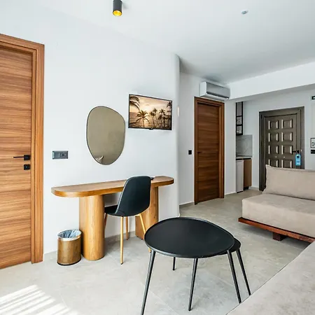 Aparthotel Naias Hanioti