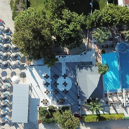 Aparthotel Naias Hanioti
