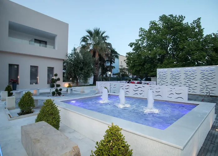 Naias Aparthotel Hanioti
