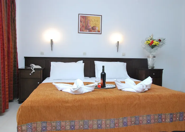 Aparthotel Naias