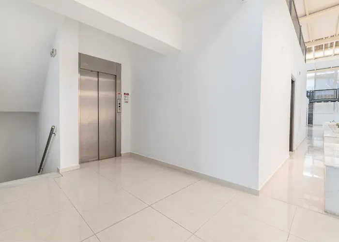 Naias Aparthotel Hanioti