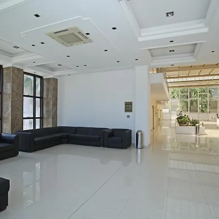 Apartahotel Naias 3*